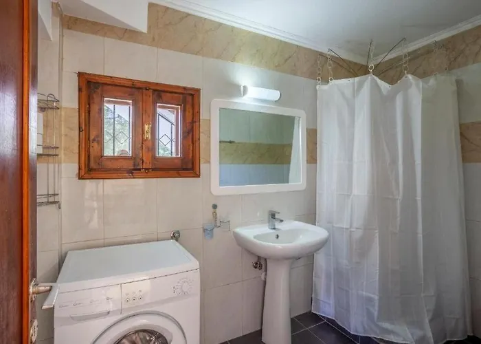 Ipsipili With Sea Views And Private Garden
