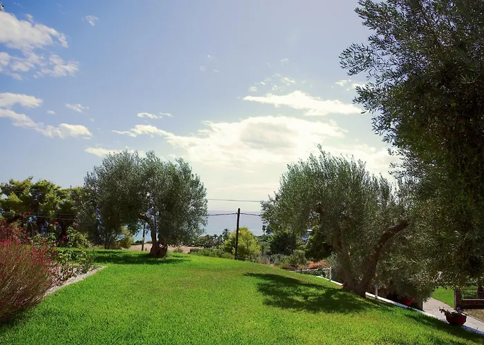 Villa Ipsipili With Sea Views And Private Garden