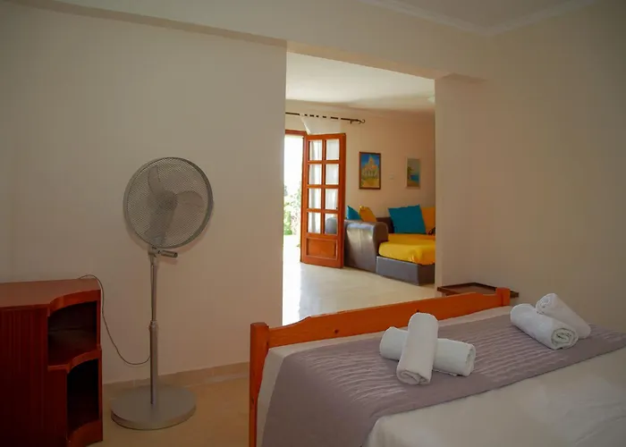 Ipsipili With Sea Views And Private Garden *