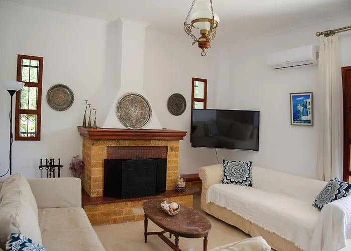 Ipsipili With Sea Views And Private Garden Villa