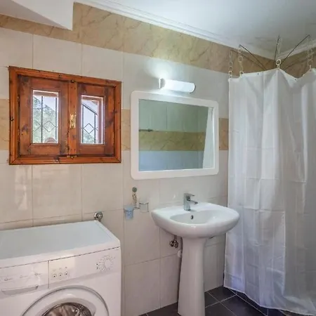 Ipsipili With Sea Views And Private Garden