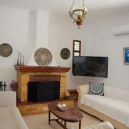 Ipsipili With Sea Views And Private Garden Vila