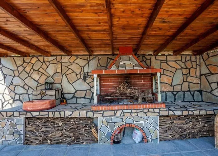 Ipsipili With Sea Views And Private Garden