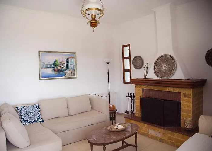 Ipsipili With Sea Views And Private Garden 波塞蒂